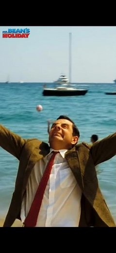 Mr.Bean found the beach - Mr.Bean's Holiday