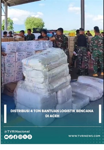 Lebih dari 4 ton bantuan logistik untuk para korban banjir diberangkatkan melalui udara di Pangkalan Udara Sultan Iskandar Muda, Aceh, Senin (1/12) Bantuan logistik diutamakan di daerah Aceh Tamiang, Goyo Lues, Bener Meriah dan Takengon dimana wilayah itu akses jalannya terputus akibat longsor. Bantuan logistik itu berupa selimut, sarung, makanan instan, biskuit dan pampers #DistribusiLogistik #BantuanBencanaAlam #PangkalanUdaraIskandarMuda #TVRINews