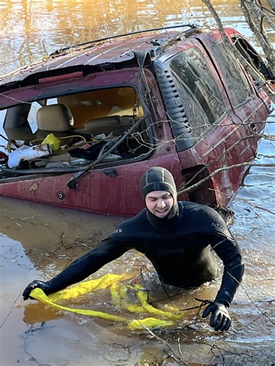 Vehicle ends up in pond after Sumter County crash