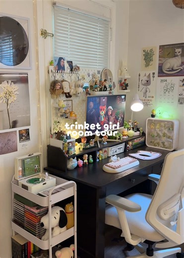 Room Tour: Trinket Girl Room Inspo & Decor