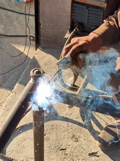 Welding an Iron Bed Frame Satisfying Metal Work #Welding #IronBed #MetalWork #Fabrication #WeldingLife