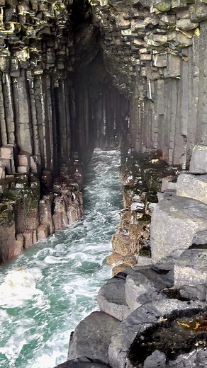 Fingals Cave, Isle of Staffa, Scotland. #geology #geologist #explorescotland #scotland #scottish #visitscotland #isleofmull #isleofstaffa #mull #islands #volcanic #volcano #lava #magma #atlantic #scottishgeology #scottishgeologist #igneousrocks #triptomull #geologyofstaffa #geologyofmull | Scottish Geologist