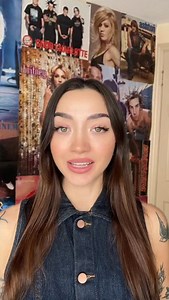 Rok 2002. Kelly Rowland w teledysku „Dilemma” pisze SMS-a do Nelly’ego… …w Excelu. 😎 Nostalgia dzieciństwo wspomnienia | Marcela.nostalgicznie