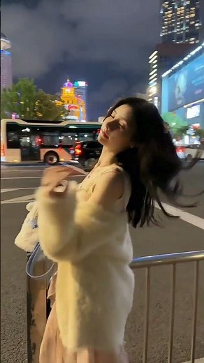 I'm not afraid. Take me away. #chinatravel #cute #oraginneko