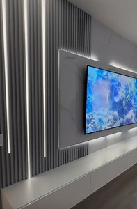 **¡Euro Home es el #1 en Puerto Rico!** más económico más variedad $95.00 planchas y ranulados $14.00 con la variedad más amplia de todo PR. Todo lo tenemos hasta el kit de movimiento de luces led. Descubre nuestra exclusiva variedad de planchas 4X8 en PVC, diseñadas para ofrecerte una solución innovadora y elegante para tus espacios. Con nuestras planchas, realizar un enchapado de baños nunca ha sido tan fácil, limpio y rápido. Además, puedes instalarlas directamente sobre la superficie existen