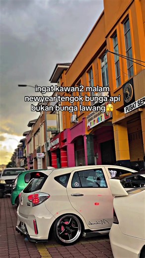 Bunga Lawang dan Bunga Api: Sambutan Malam Tahun Baru