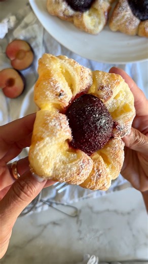 ✨Caramelized Plums Puff Pastry Pockets✨As promised, here is my video recipe to make these buttery and flaky pastries with luscious, Italian velvety cream and caramelized plums.Take a look ❤️ INGREDIENTSFor the custard cream* 1 egg yolk* 1/4 cup (50 gr) sugar* 2 tablespoons (20 gr) corn starch* 1 cup (225 ml) milk, hot* 1 teaspoon vanilla extractFor the pastries* 1 tablespoon butter* 1 tablespoon sugar* 3 plums, pitted and cut in half* 1 roll of ready-made puff pastry* 1 egg white* 1 tablespoon w
