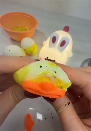 I can’t get over how bad this slime is 😭 it still makes me laugh 😂 😆 #asmr #slime #easteregg #fyp #fivebelow