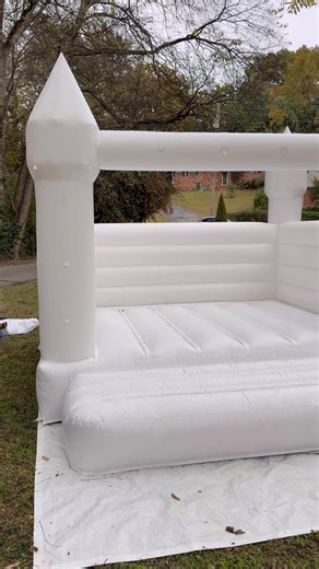 Our new large bounce house made an appearance on this colder, cloudy day! ☁️ We are ready to start booking for November December! | Hop, Skip, and Giggle Bounce