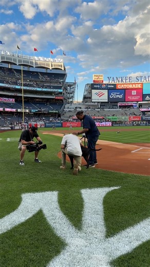 The Yankees partnered up with Paws of War to surprise Marine Corps Veteran Frank Valenzisi with a service dog in-training 💙 | New York Yankees