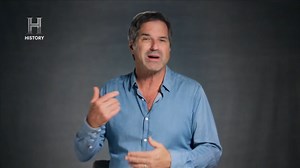 329K views · 11K reactions | Luego de realizar una investigación de rutina por una isla remota, una mujer contrae viruela provocando una suerte de pandemia en el pueblo. Treinta años después los científicos descubren el porqué de este misterio.  Todo esto y más en tu pantalla de History #MisteriosInexplorados | HISTORY | Facebook