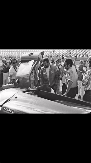 James Garner and his A.I.R. racing team. #JamesGarner #racing #airracing #corvette | The Official James Garner Fan Page