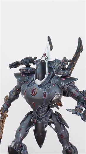 Siege Studios Limited on Instagram: "An imposing Aeldari Warithknight that we completed in a stunning grey craftworld scheme. This centrepiece miniature is a brilliant kit and sculpt that has loads and we mean a lot of soul stones and details. The desaturated neutral toned grey contrasted the magenta souls stones, blue ghost glaive blade and the white head. This was a visually impressive piece that we loved bringing to life for our clients collection. #warhammer #warhammercommunity #paintingwarh