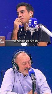 🎧Pérez-Reverte: “La Guerra Civil no fue como nos la cuentan, fue otra cosa mucho más compleja... Hay matices, ambigüedades... no todo el mundo estaba donde quería estar" 🗣“En mis novelas no hay ni buenos ni malos, a medida que me hago mayor, tengo menos certezas... y estoy orgulloso de esa falta de certezas” ✍El periodista y escritor, que explica en Herrera en COPE como los años han cambiado su percepción de las cosas, nos presenta su última novela “La isla de la mujer dormida”📗 | COPE