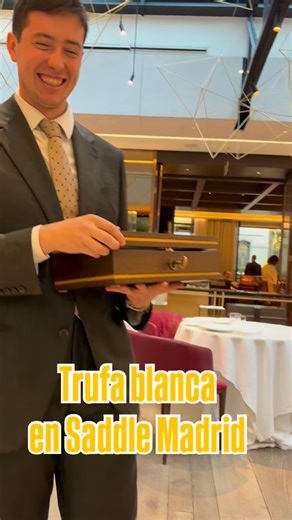 La trufa blanca mejor en @saddlemadrid con los grandes platos de @laya.pablo y el servicio de sala de @iramirezhospitality Con los parpadelle resultan magníficas. By www.anatomiadelgusto.com #foodporn #follow #anatomiadelgusto #foodstyling #michelinpower #food #foodie #foodpic #michelin #michelinstar #saddle #madrid #trufa #trufablanca | Anatomía del gusto