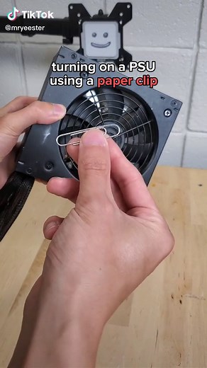 How to Turn on Power Supply Without a Motherboard