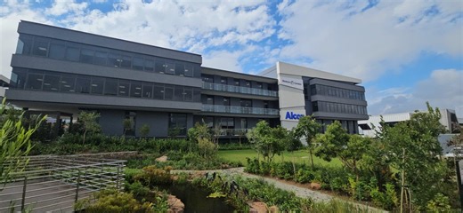 Commercial property to rent in Vorna Valley - 90 Bekker Road - Midrand - Property24