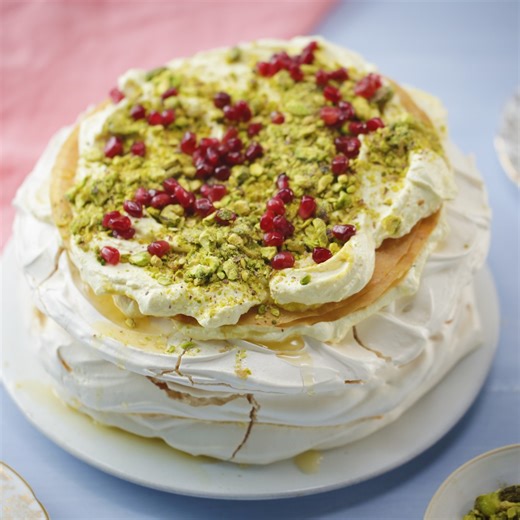 Baklava Pavlova