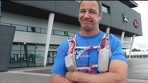 🏃‍♂️ Adrian Morley has set off on his walk from the AJ Bell Stadium to Emerald Headingley! 👹 The former Red Devils captain is raising money and awareness for the MND Association! 👍 GOOD LUCK MOZ! 💪 #TogetherStronger DONATE👉bit.ly/38f48VE | Salford Red Devils RLFC