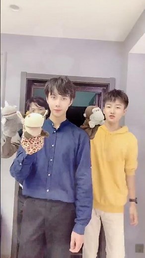 舅舅们都能演一出大戏了，还要去看电影吗？#电影 #约会#搞笑 #funny #shorts