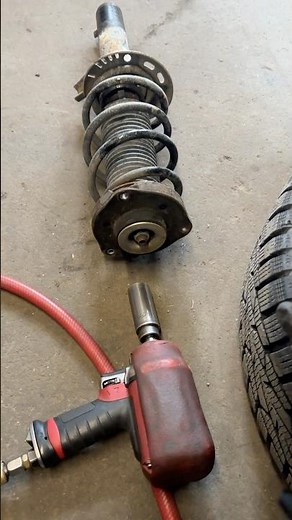 Can we remove the coil springs without compressing it ?? #automechanic #automobile