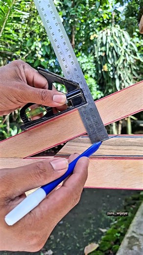 How Professional Carpenters Mark Angled Cuts Correctly. #anglecut #precisionwood #woodworkingtips
