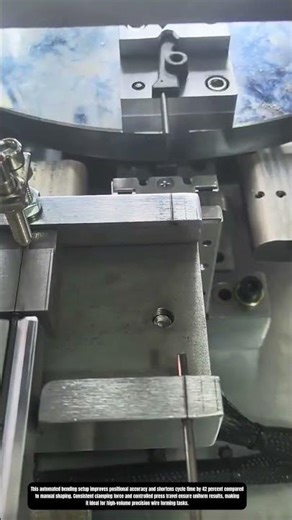 Precision metal cutting using an automated clamping process at the tooling workstation