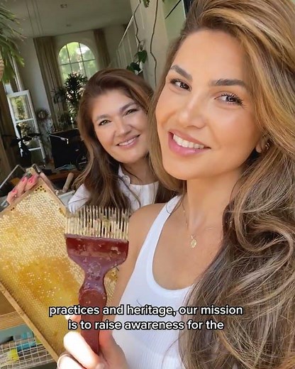 Gisou Bee Learning: The Basics of Beekeeping & Honey Bees