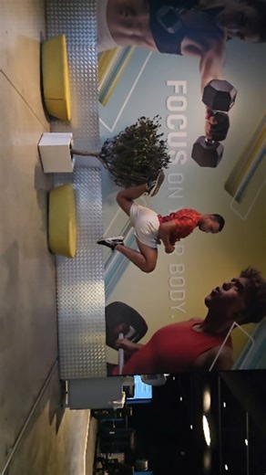 MAL | COACH on Instagram: "Rotate your phone and watch me fly 🛫 -FOCUS ON YOUR BODY- #bodycombat #lesmills #higher #fitness #californiagym #welness #sport"