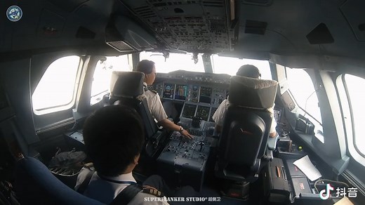 a380起飞驾驶舱视角