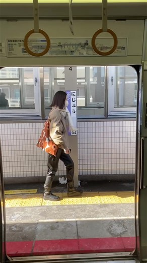 Creating Beats from Random Items in Tokyo | Miksu Macloud