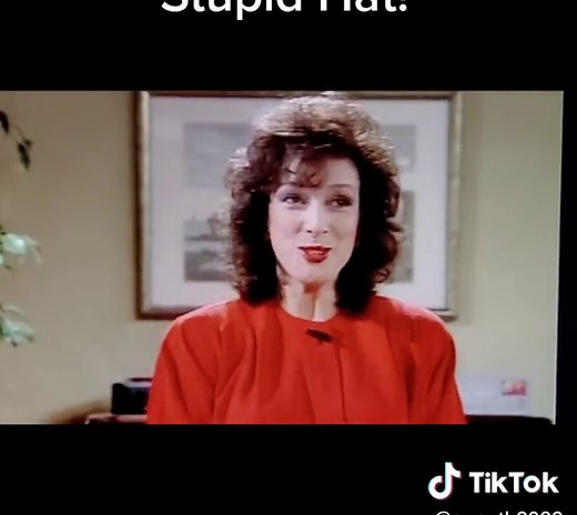 Designing Women in Old Rebels & Young Models (11/5/90) Julia Sugarbaker and Mary Jo (Dixie Carter and Annie Potts) guest: Meg Wyllie. Filmed by Annoth #1stand2ndtimearound #annoth49 #suzannesugarbakerdesigningwomen