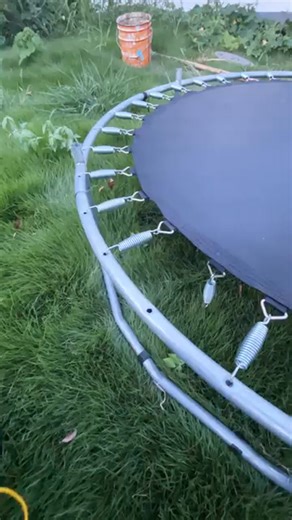 বাস্তব প্রতিচ্ছবি on Instagram: "Smart Trick for Installing Trampoline Springs Only With a Rope #tips #tricks #trampoline #reelsviralシfb #viralreelschallenge #foryoupageシ #fbviral"