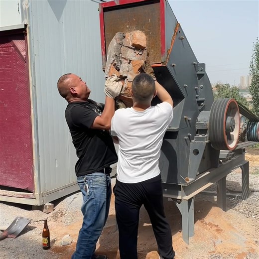 Nick.liu on Instagram: "🔥 The "King of Traffic" in the crushing industry has arrived! This popular crusher, with its highly efficient sand-making capabilities, meets all the sand requirements for infrastructure construction and building materials! #GraniteCrusher #BasaltCrusher #SteelSlagBoxCrusher #ConstructionWasteCrusher #LimestoneCrusher #CementStoneCrusher #SandAndGravelProcessingEquipment WhatsApp: +8613598051822 🚀 The "Essential Tool for Sand Production" in the infrastructure constructi