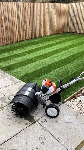 𝑺𝒑𝒓𝒊𝒏𝒈 𝑰𝒔 𝑨𝒍𝒎𝒐𝒔𝒕 𝑯𝒆𝒓𝒆… 𝑾𝒆’𝒓𝒆 𝑹𝒆𝒂𝒅𝒚 𝑭𝒐𝒓 𝑻𝒉𝒆 𝑺𝒆𝒂𝒔𝒐𝒏 🌻 🦠 Artificial Grass Looking Worse For Wear? ❌ Smelling? ❌ Flat & Tired? ❌ Moss / Weeds Creeping In? ‼️ Low Maintenance… NOT No Maintenance 🤷🏼‍♂️‼️ Last Year We Were FULLY BOOKED 🚨 Dates Open From 16th March – Book Early To Avoid Disappointment 👇 Our Deep Clean Includes: ✅ Pre Spray ✅ Debris Removal ✅ Power Brush Rejuvenation ✅ Professional Sanitise ✅ Pet Package If Needed 🐶 We Remove Bacteria, Algae,