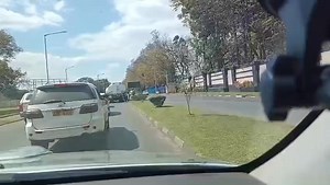 Tanker Kufira Zvaro Pa State House 🫣 owners were told to push it away. Imagine pushing a whole tanker talk about “hands-on” problem-solving , Haa Vapusha Vakomana | Zim Hmetro