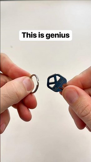 Easily slide keys onto a keychain using a straw 🥤🔑 #keys #keychain #straw