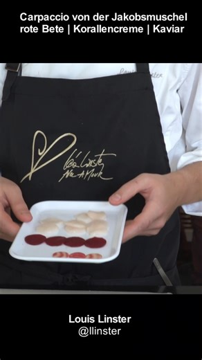 Tauch mit uns ein in die Welt der Gourmet-Exzellenz! Im Herzen Luxemburgs zeigt uns Louis Linster, wie er das Erbe seiner legendären Mutter Léa Linster (die erste Frau, die den Bocuse d'Or gewann!) mit moderner Raffinesse weiterführt. 🇱🇺👨‍🍳 Lea Linster Dieses Carpaccio ist pure Kunst auf dem Teller – perfekt mariniert und meisterhaft angerichtet. 🌟 Special dieser Woche: Nicht verpassen! Nachträglich zum 100. Geburtstag von Paul Bocuse erinnern wir an die enge Verbindung zu Léa Linster und f