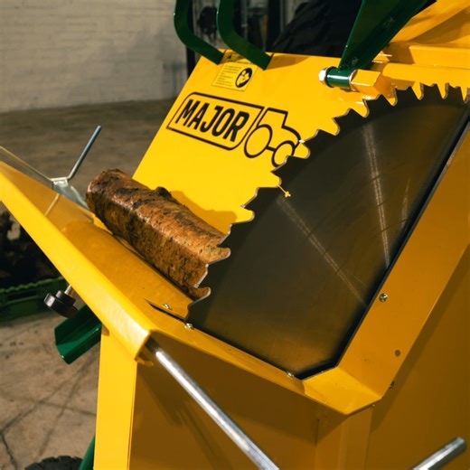 The MAJOR PTO driven saw bench has been upgraded with improved safety features, helping to create a safer and more efficient working environment for you and your team. ✅Safe operation ✅Depth gauge ✅Extension piece to hold longer logs ✅Locking mechanism ✅Extending handle to tow machine by hand ✅Can cut up to 28cm (11") depth In stock now! Full product specifications here ➡ https://bit.ly/3MdoGWT or contact us for more information. | Sellars Agriculture Ltd.