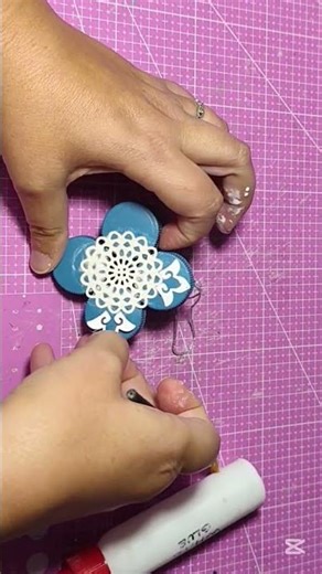 DIY Christmas Decor with Plastic Caps #diy #recycledart #christmas