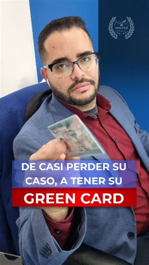 🚨 De estar a punto de perder su caso… a tener su Green Card aprobada. Un error no detectado activó una alerta de USCIS y un RFE con tiempo limitado. Dos casos abiertos. Alto riesgo. Mucha presión. La diferencia no fue la suerte. Fue actuar a tiempo con la estrategia correcta. USCIS sigue aprobando casos. Lo que no espera… es que pierdas tiempo. 📩 Si recibiste un RFE o tu caso está bajo revisión, escríbenos hoy. #GreenCardAprobada #RFE #AjusteDeEstatus #USCIS #CasoMigratorio TestimonioReal USAF