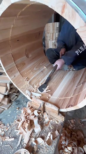 Making a Barge Round Barrel: A Woodworking Project