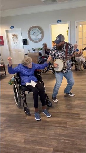 Old-fashioned hoedown at The Residences at Seneca! #banjo #bluegrass #bluegrassmusic #bluegrasslife