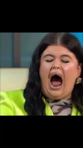 🚨 Train Like an Athlete: Saquon Barkley Edition 🏈💪🏾 Saquon’s leg workouts aren’t just for show — they’re built for explosive power, balance, and longevity on the field. Today I ran through his routine: ✅ Bulgarian Split Squats w/ Plyo Jumps – explosive strength stability ✅ Step Downs – control knee health ✅ Leg Press – raw force lower-body drive ✅ Nordic Curls – hamstring strength injury prevention Why athletes train this way: Builds functional power that transfers to sport and life Improves