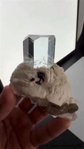 Top Grade Flawless Aquamarine Specimen 🌊 #gemstone #aquamarine