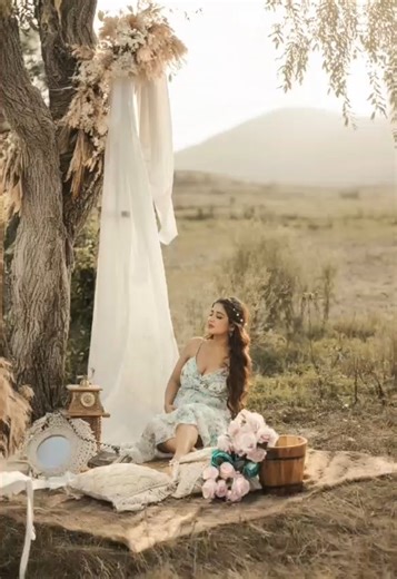 Maternity Photoshoot Tips: When to Book, What to Wear & How to Pose