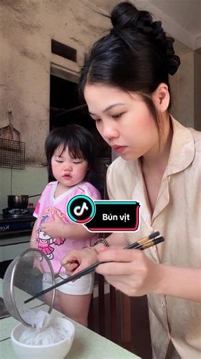 Phần 11| Nay mẹ mệt quá nên mình ăn sáng tại gia nha#mebimsua @Bánh Mì Ram mukbang