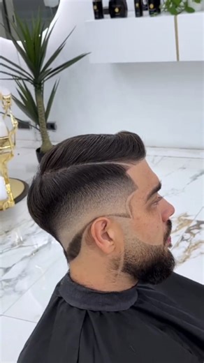 Levelz Barbershop ™ on Instagram: "From shop to celebrations — stay camera-ready all week. ✂️😎 Every snip bringing that Christmas-season glow 🎄✨ 📍 Cherry Hill | 📍 Mount Laurel | 📍 Haddonfield | 📍 Marlton Get your holiday shine on — grab your slot via link in bio. ✨🎅 #levelzbarbershop #reelitfeelit #trendingnow"