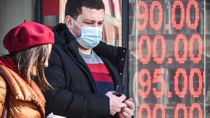 Russian economy buckles under sanctions