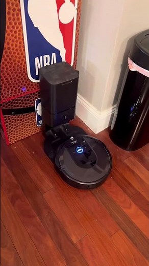 Roomba i7 won’t fully dock on clean base or pulls itself off clean base and dies